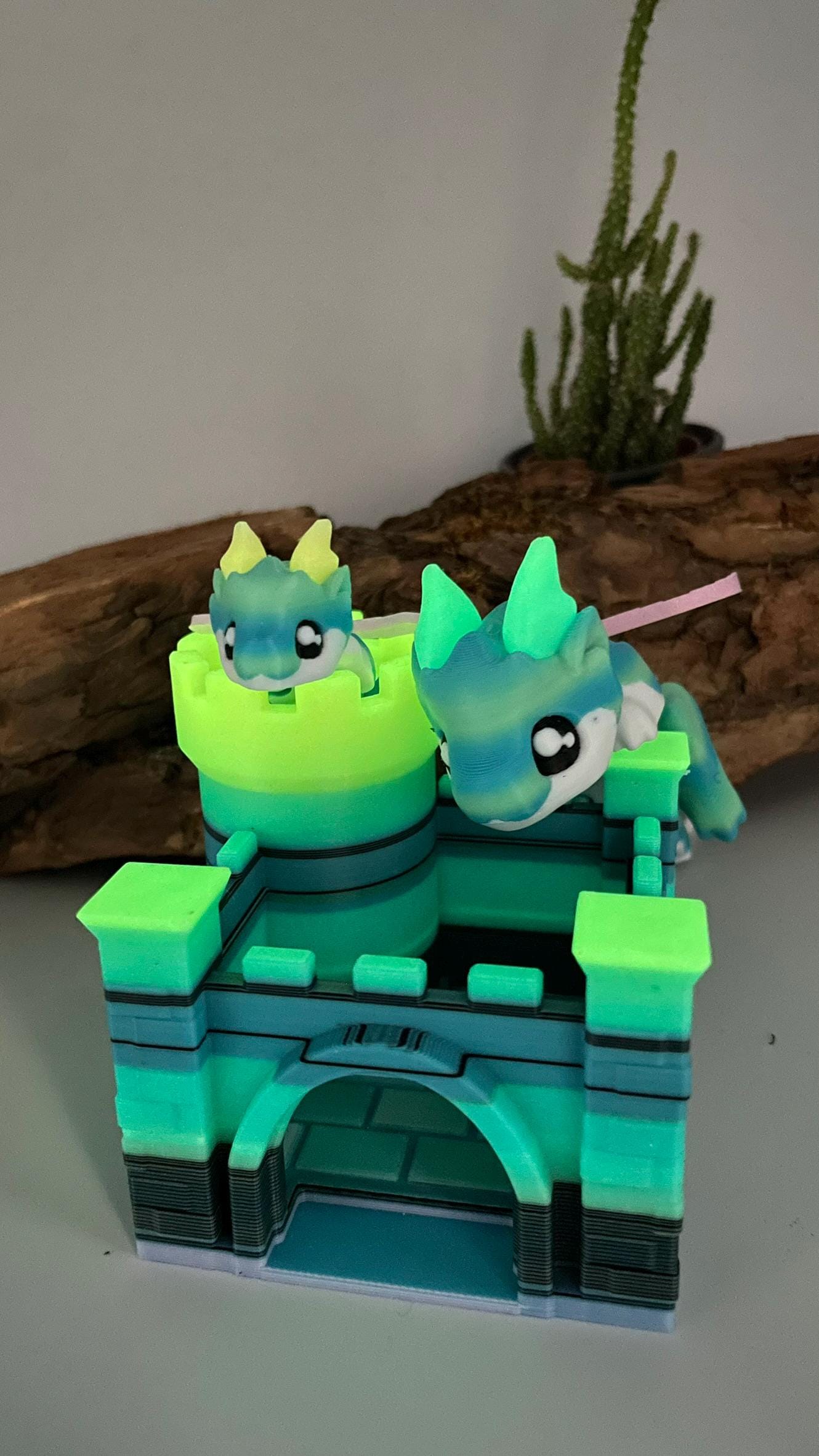 Beweglicher Mini-Drachen – 3D-gedruckt | Optional mit Burg | Nachtleuchtend
