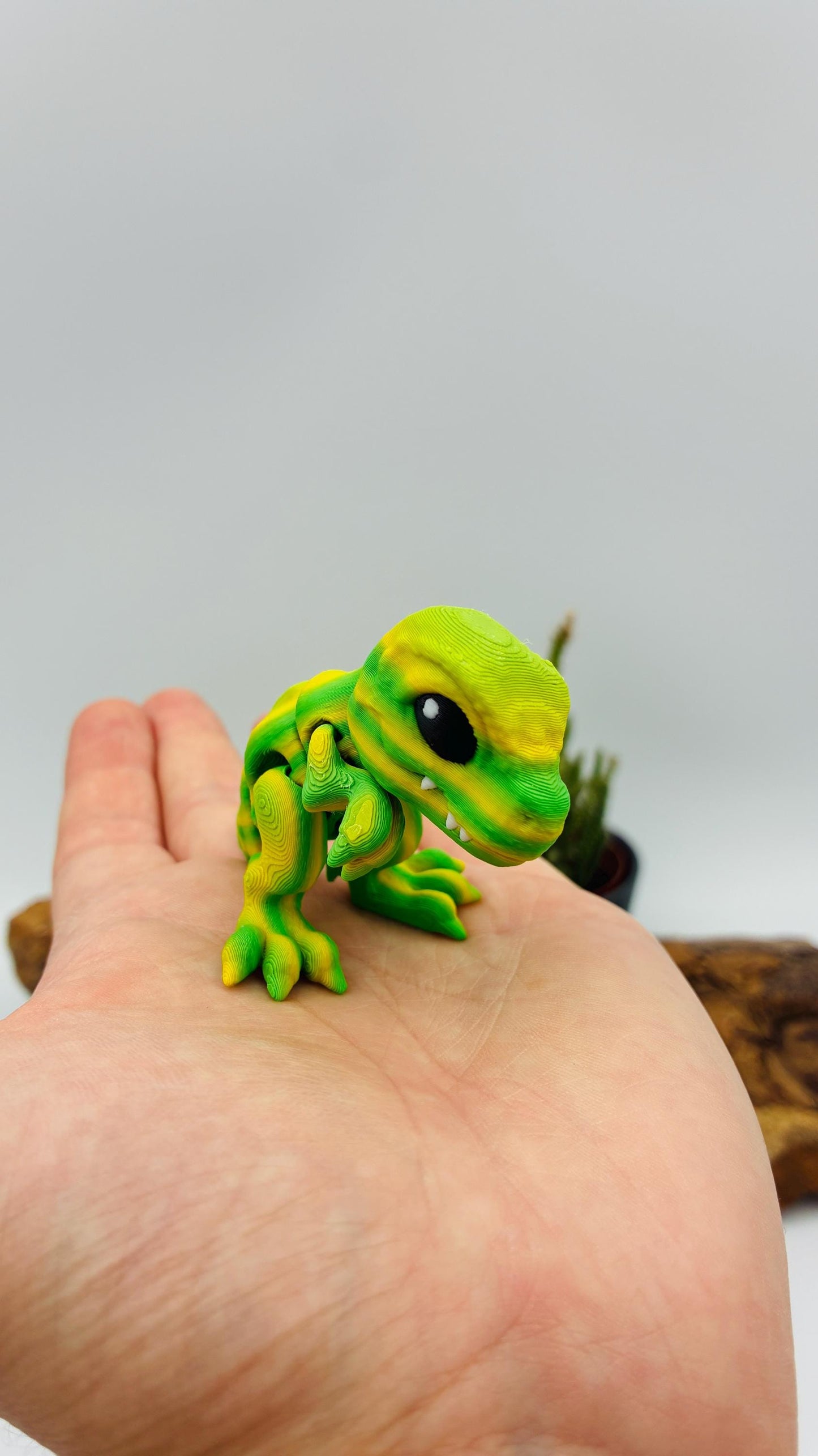 Beweglicher T-Rex – 3D-gedruckter Dinosaurier im Grün-Gelb-Farbverlauf