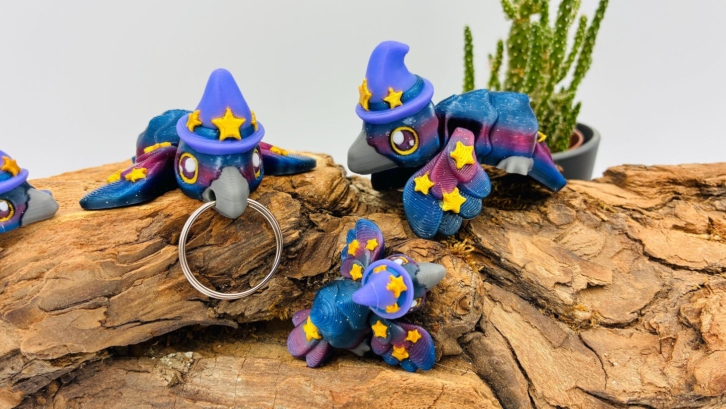 Magischer Rabe mit Zauberhut – 3D-gedruckte Deko / Schlüsselanhänger / Miniatur