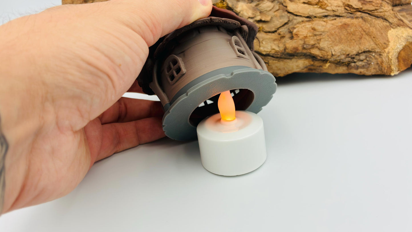 Kleine 3D-gedruckte Hütte mit LED-Teelicht-Halter – magische Miniatur, Fantasy-Deko, Wunschfarbe, Wichtelhaus