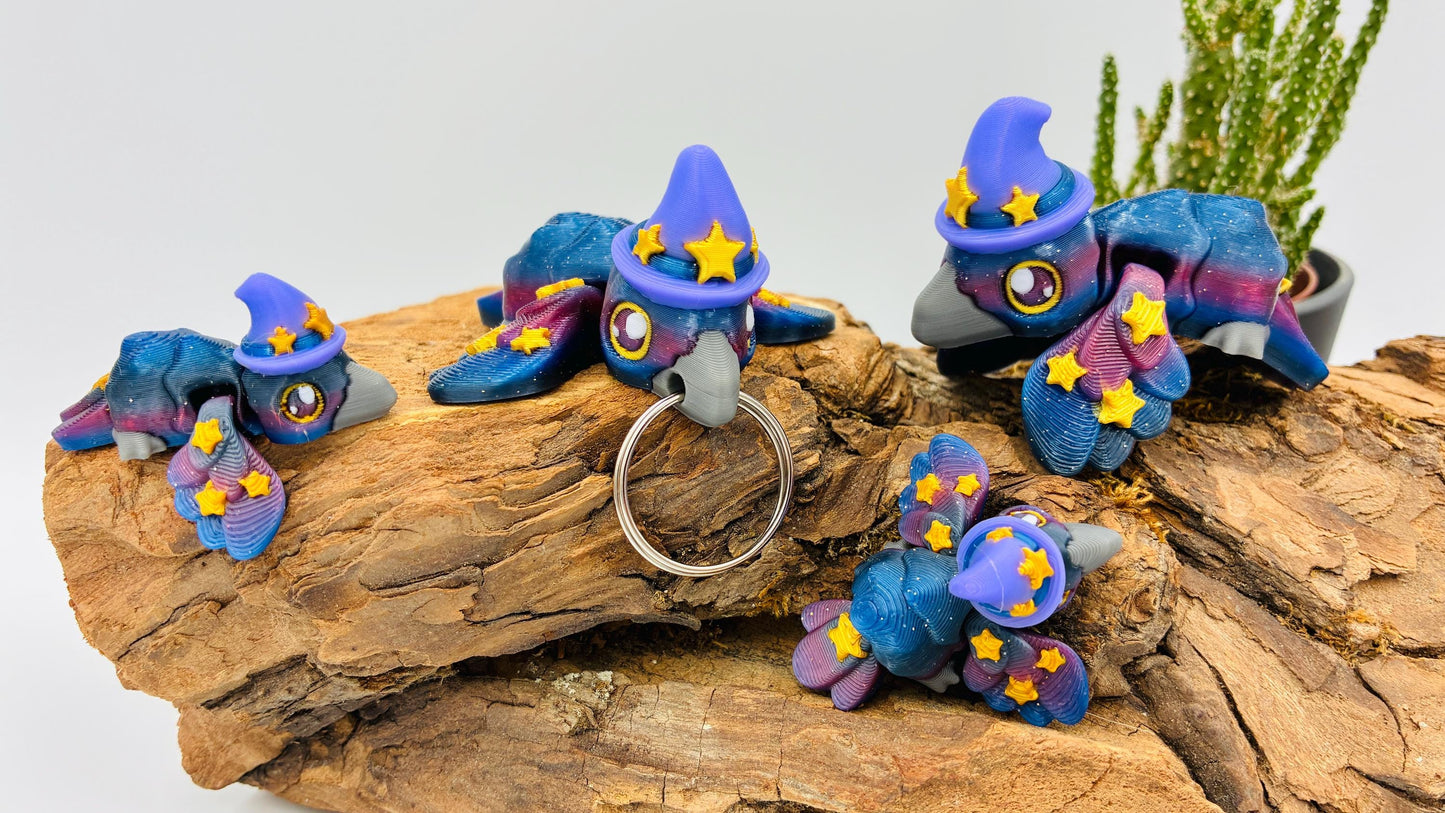 Magischer Rabe mit Zauberhut – 3D-gedruckte Deko / Schlüsselanhänger / Miniatur