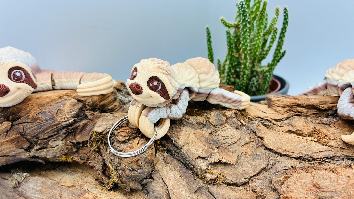 3D-gedrucktes bewegliches Baby Faultier – optional mit Baum oder Weihnachtsmütze