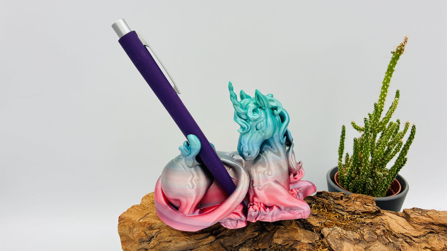 Twilight Einhorn – 3D Stiftehalter & Tischdeko | Mystisch blau/lila Glitzer | Regenbogenfarben für Kinder