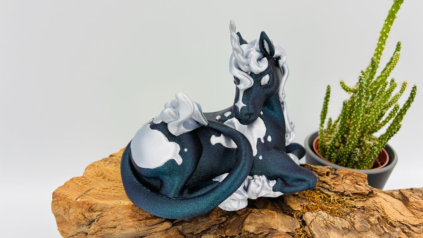 Twilight Einhorn – 3D Stiftehalter & Tischdeko | Mystisch blau/lila Glitzer | Regenbogenfarben für Kinder