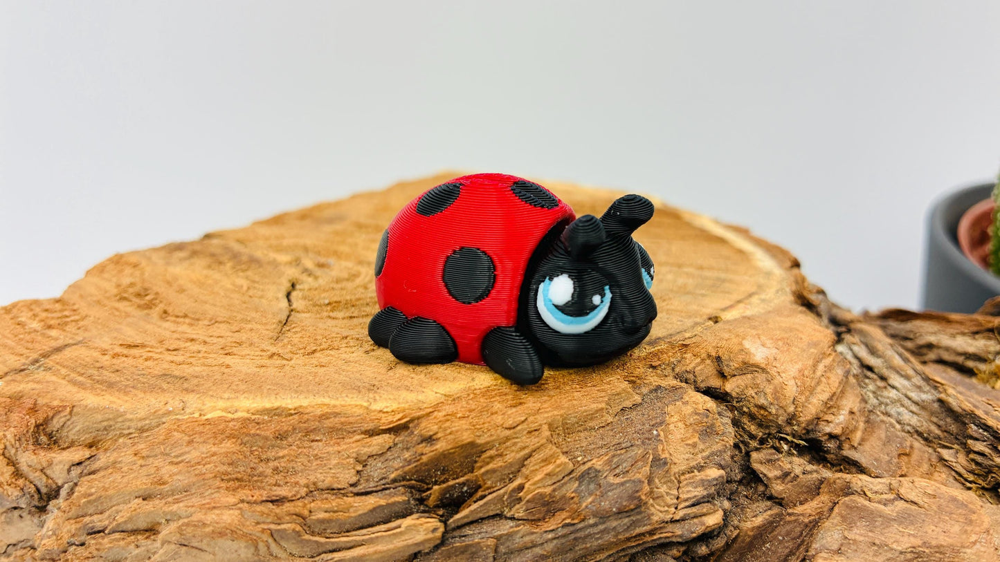 Bewegliche 3D-gedruckte Insekten (Raupe, Schmetterling, Marienkäfer)