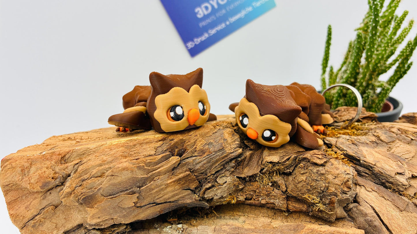 Bewegliche 3D gedruckte Baby Eule – optional als Schlüsselanhänger – mit Zelt oder Baumstumpf kombinierbar