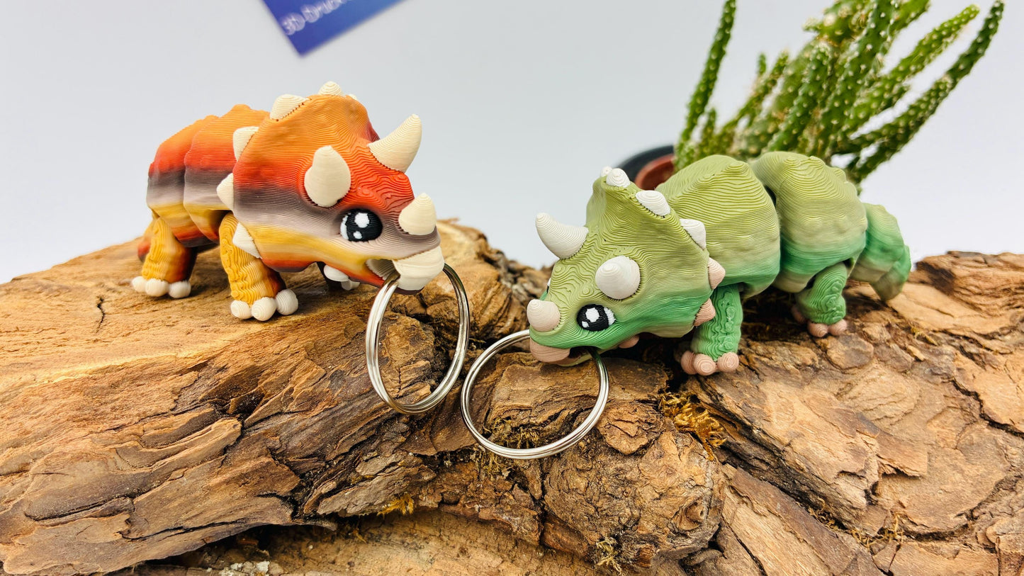 Personalisierter beweglicher Triceratops – 3D Druck Flexi Dinosaurier | Fidget Toy | Geschenk für Dino Fans | Schreibtisch Deko